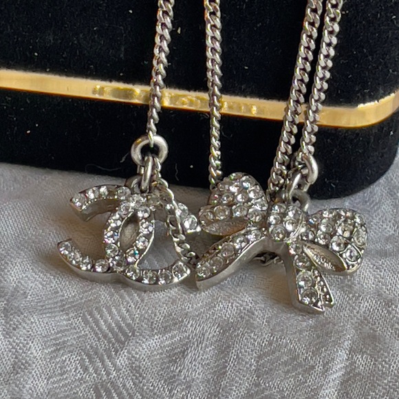 Authentic CHANEL Bracelet - Picture 3 of 17